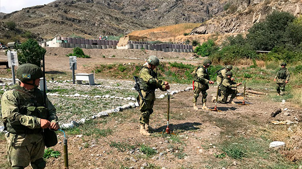 Миротворцы РФ отработали действия при обнаружении беспилотника в Карабахе