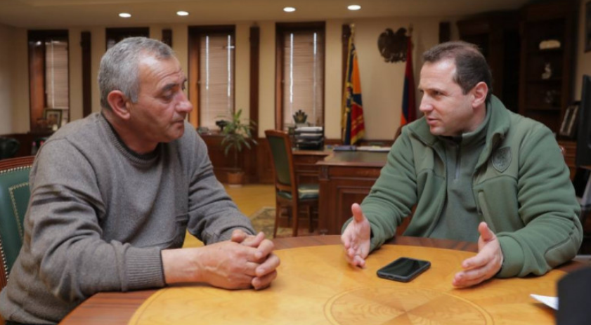 Դավիթ Տոնոյանն ընդունել է Ադրբեջանում ազատազրկման դատապարտված Կարեն Ղազարյանի հորը