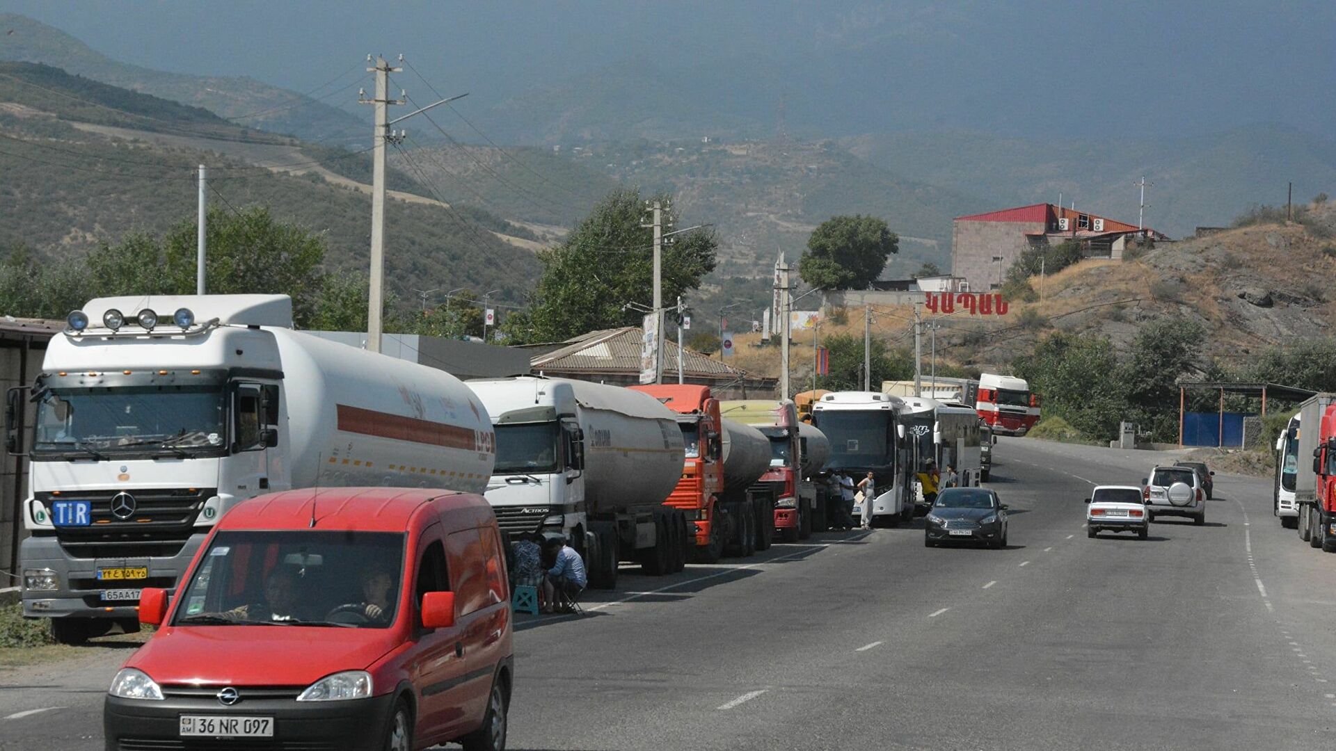 Գորիս-Կապան ավտոճանապարհին ադրբեջանցիները ձերբակալել են երկու իրանցի վարորդի
