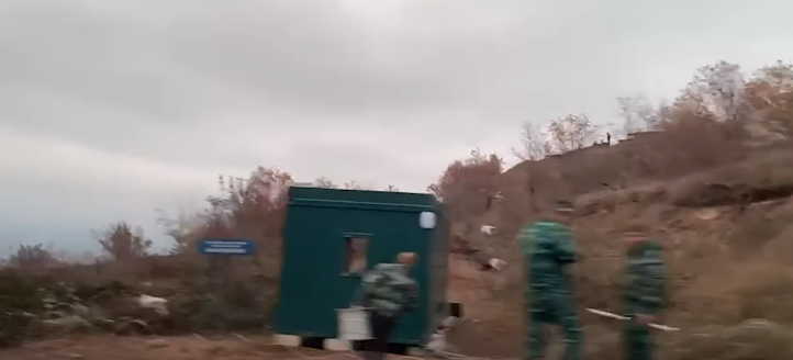 Ադրբեջանցիների վագոն տնակը Կապան–Ճակատեն ավտոճանապարհին (տեսանյութ)