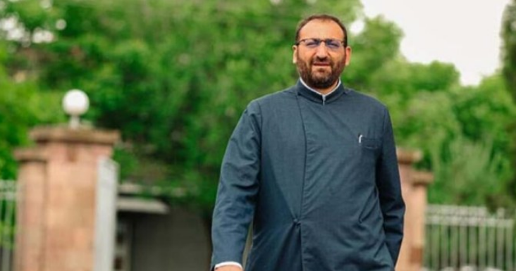 ԱԱԾ-ն  ձերբակալել է Արշակ Սրբազանին. պաշտպան