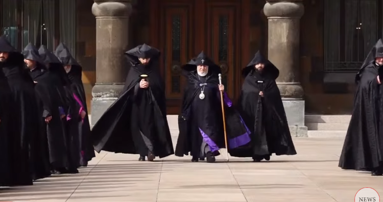 Պատարագ Մայր տաճարում Վեհափառ Հայրապետի հանդիսապետությամբ (ուղիղ)