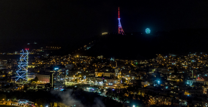 Թբիլիսիի հեռուստաաշտարակը լուսավորվել է Հայաստանի Հանրապետության դրոշի գույներով (տեսանյութ)