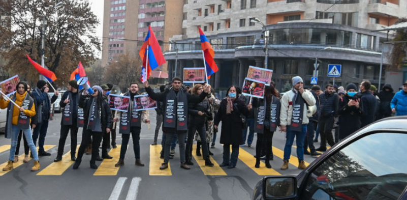 Երևանում փողոցներ են փակվել, կաթվածահար է նաև մետրոպոլիտենի աշխատանքը